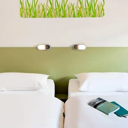 Otel Ibis Budget Centre Les Ports 2*
