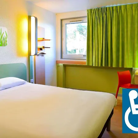 ホテル Ibis Budget Centre Les Ports