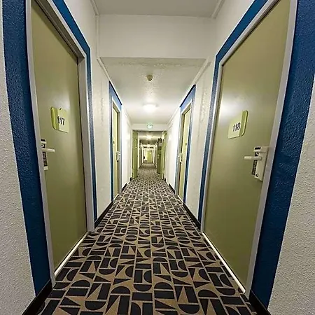 Hotel Ibis Budget Sur Centre Les Ports 2*