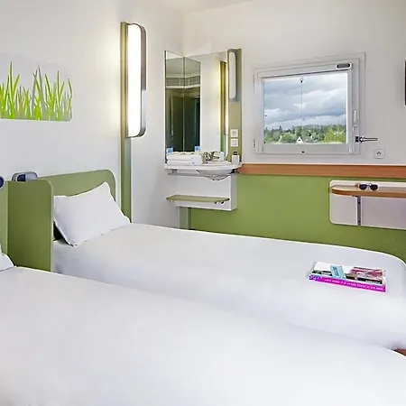 Отель Ibis Budget Centre Les Ports