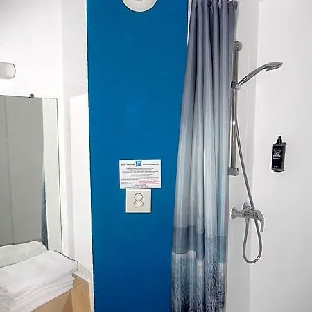 Ibis Budget Sur Centre Les Ports Hotel