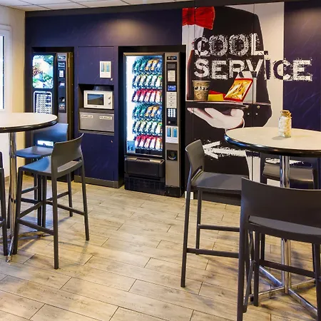 Ibis Budget Centre Les Ports فندق 2*
