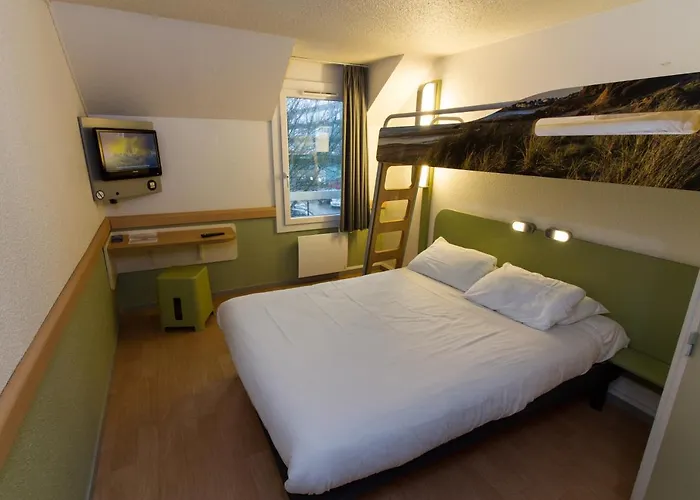 Ibis Budget Sur Centre Les Ports Hotel