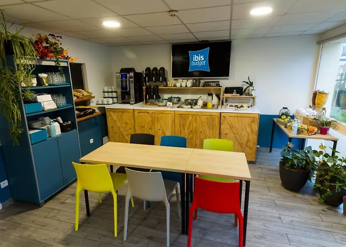 Ibis Budget Sur Centre Les Ports 2*