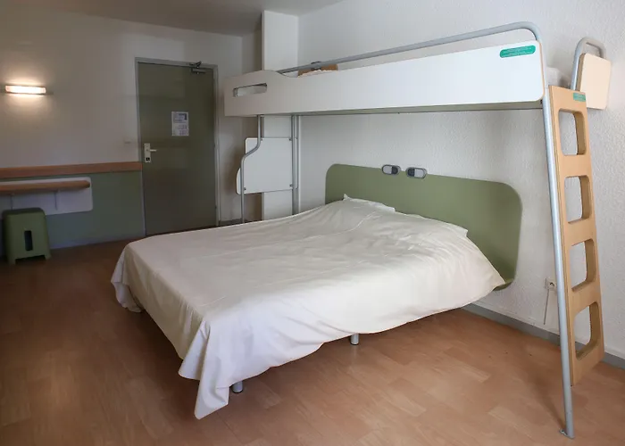 Ibis Budget Centre Les Ports Hotel 2*