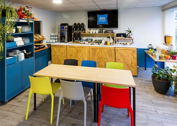 Ibis Budget Sur Centre Les Ports Hotel